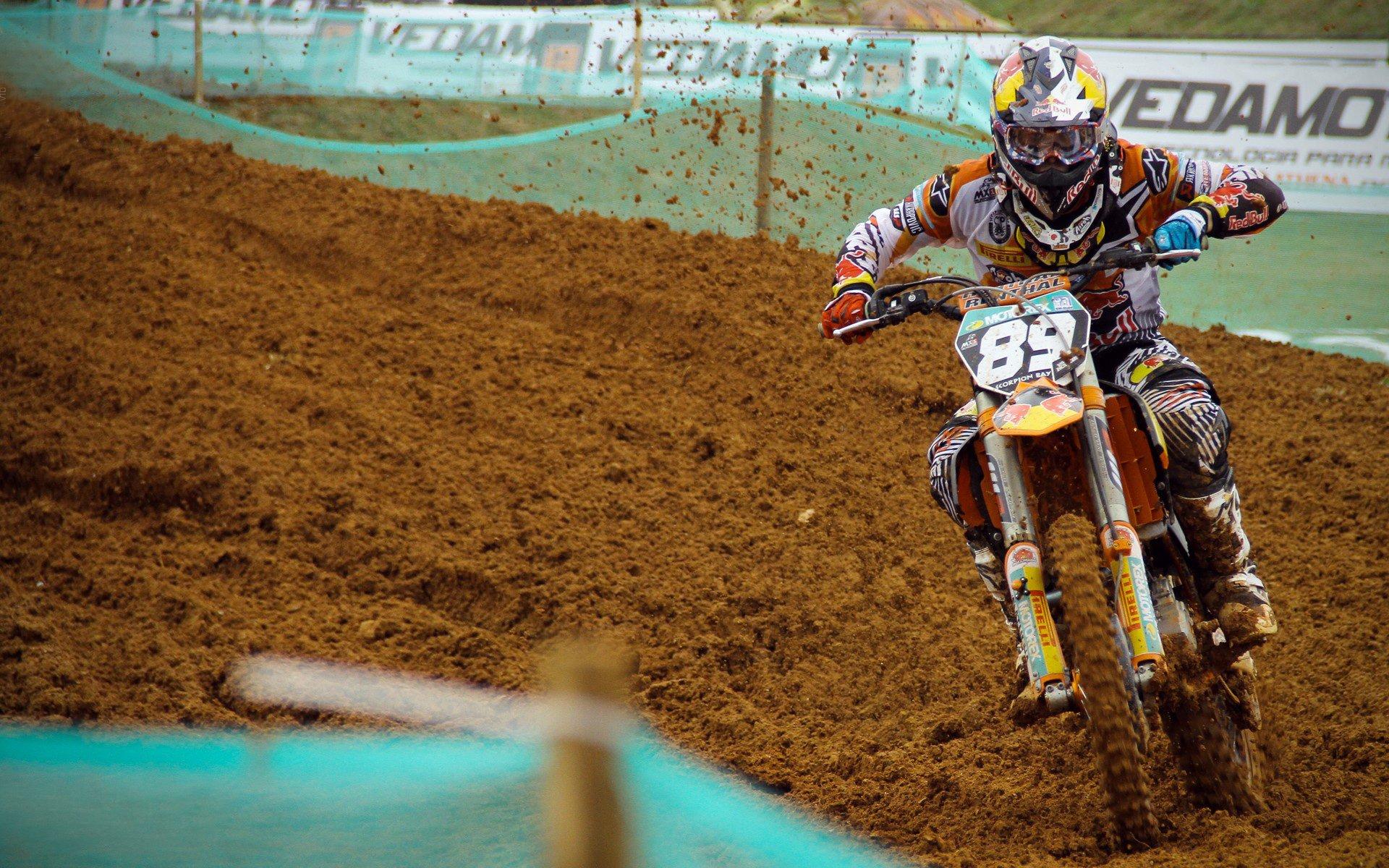 电竞产业蓬勃发展，中国战队再夺世界冠军