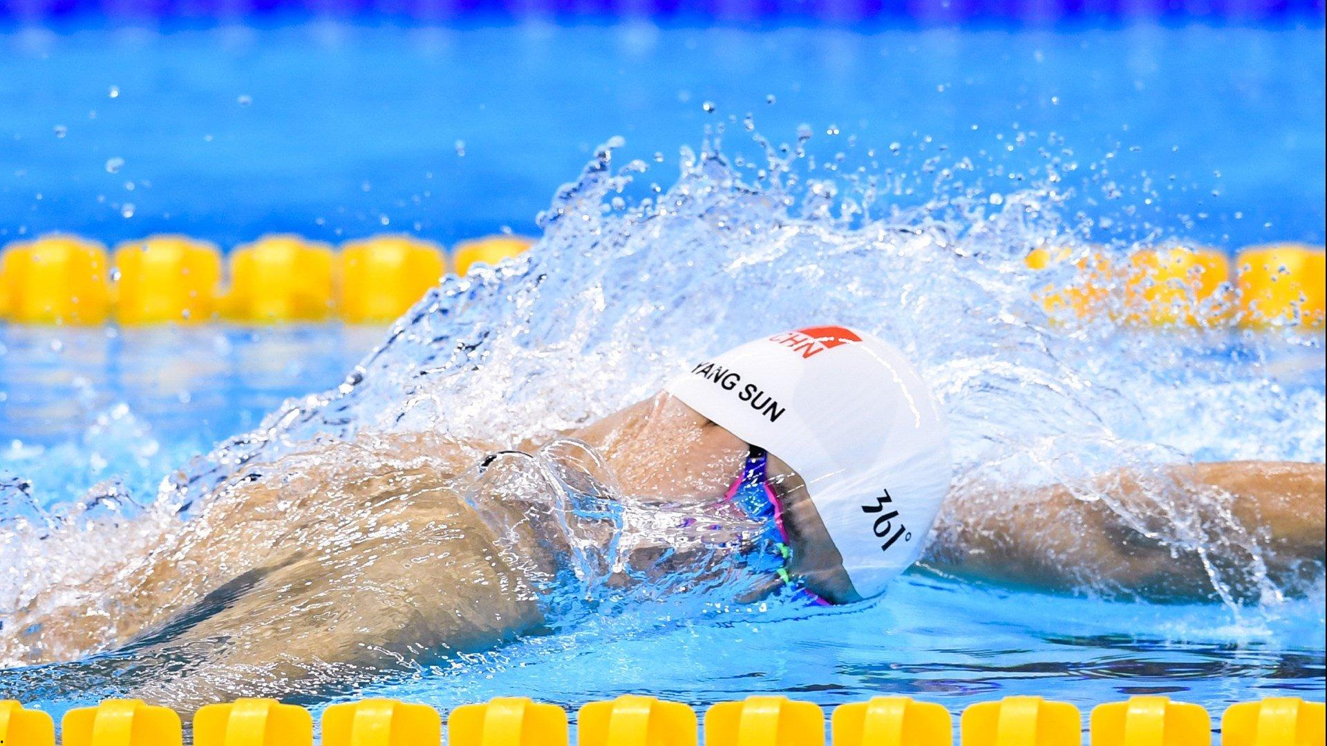 中国游泳队亚运再创佳绩 新星闪耀泳池夺金